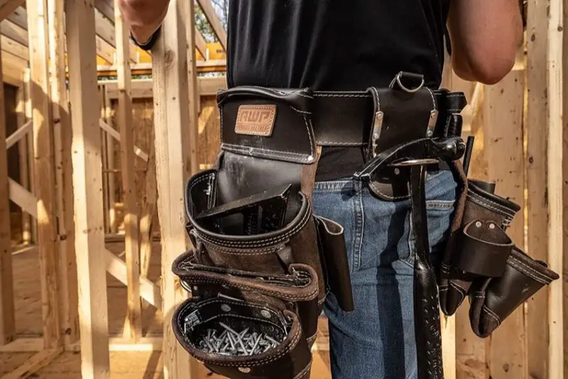 List of best tool belts for carpenters in 2023 - student lesson